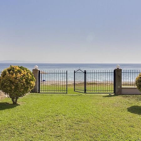 Villa Nefeli Akti Salonikiou B Agios Nikolaos  Exterior photo