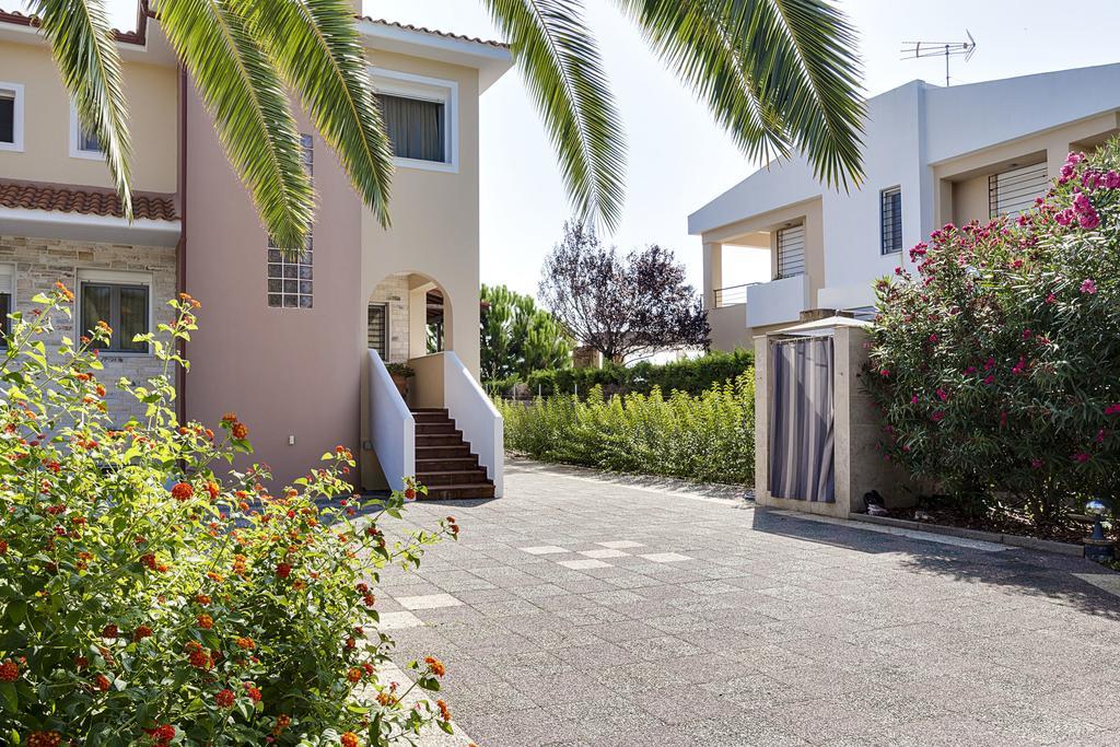 Villa Nefeli Akti Salonikiou B Agios Nikolaos  Exterior photo